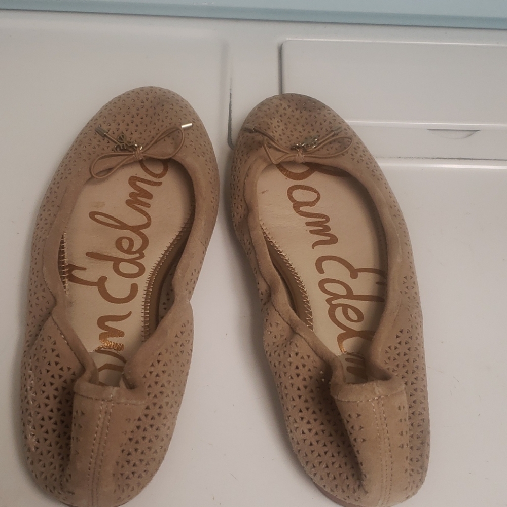 Beige sathen flats